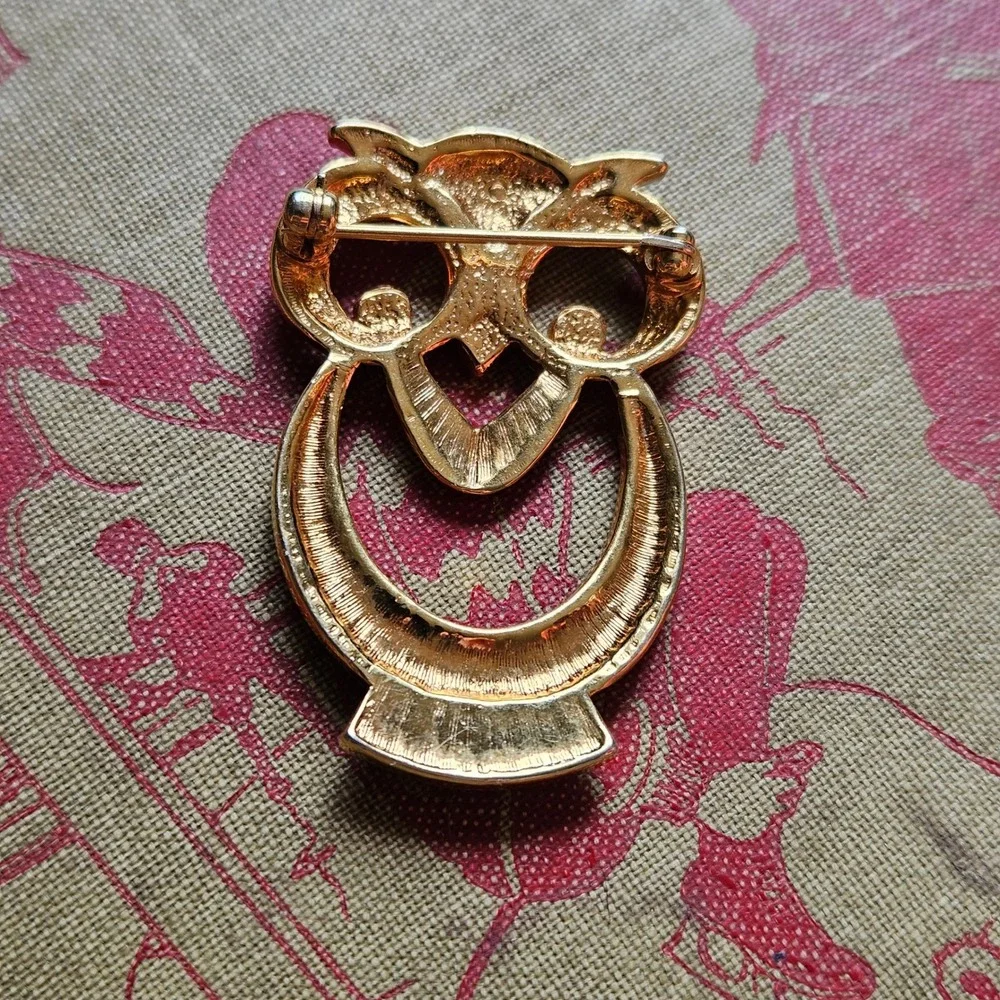 Vintage 70s Gold Tone Textured Owl Brooch Bird Pin Whimsical Mid Century